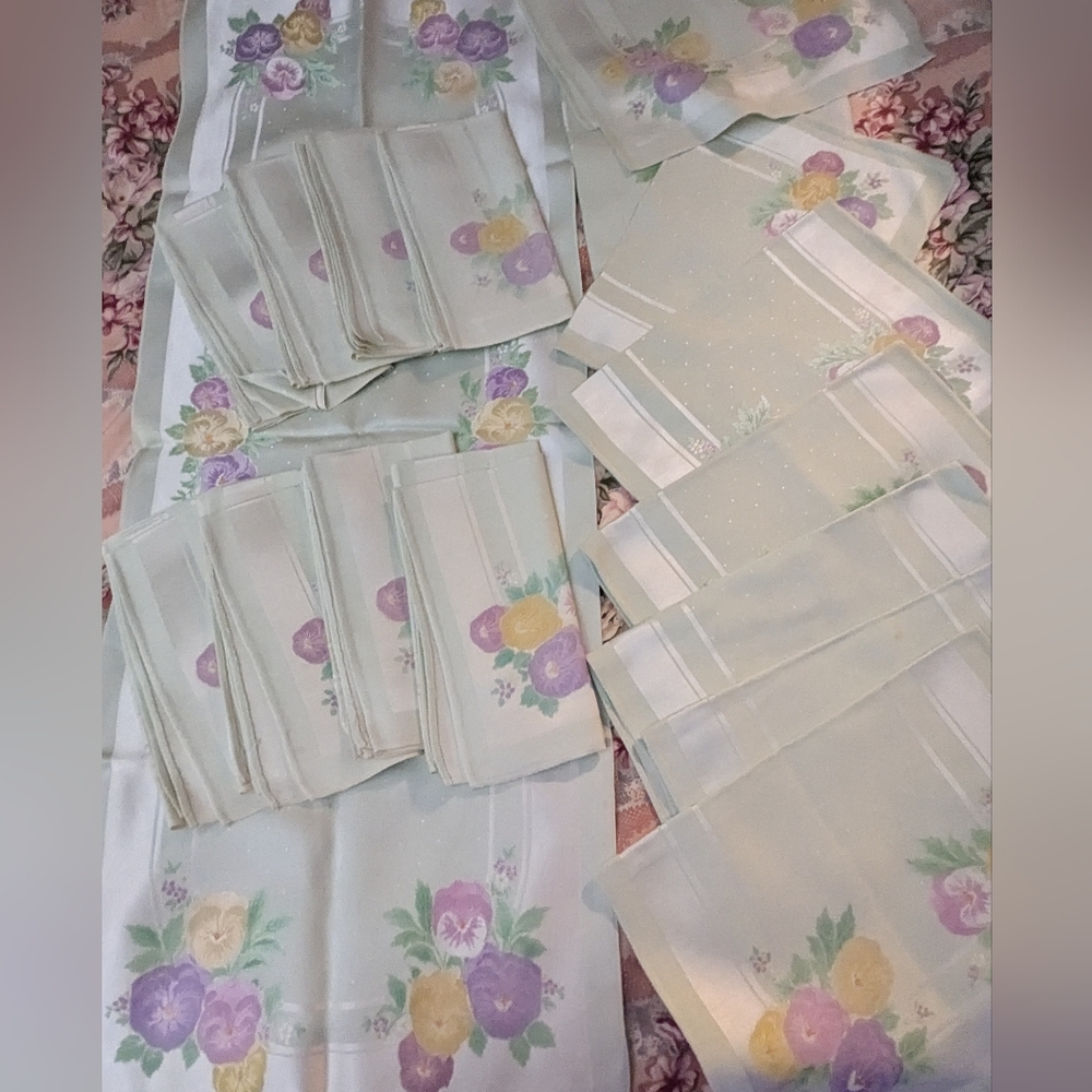 Vintage Mint Green Pastel Linen Damask Set Pansies Napkins Placemats Runner 17pc